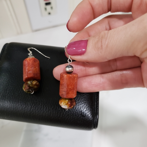 Women's authentic coral stone and earth tone, silver fish hook earrings, new. - Picture 4 of 9